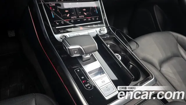 Audi Q7 2021 — фото 12