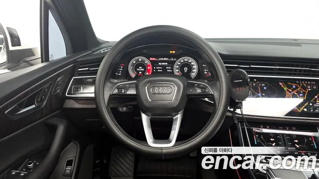 Audi Q7 2021 — фото 18