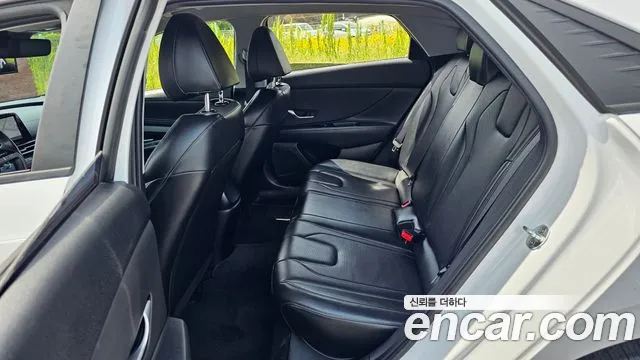 Hyundai AVANTE 2021 — фото 12