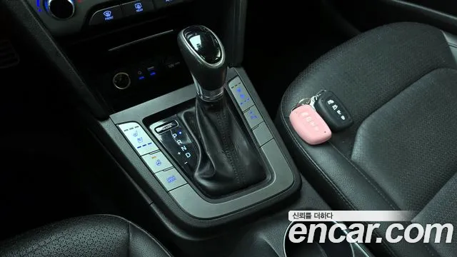 Hyundai AVANTE 2018 — фото 12