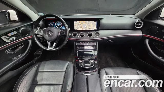 Mercedes-Benz E-Class 2017 — фото 7