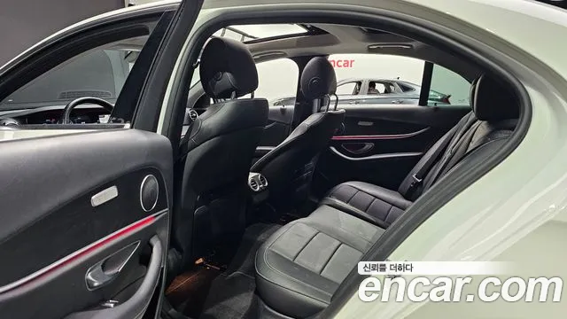 Mercedes-Benz E-Class 2017 — фото 11