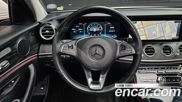 Mercedes-Benz E-Class 2017 — фото 13