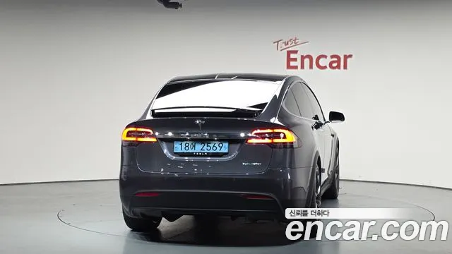 Tesla Model X 2020 — фото 3