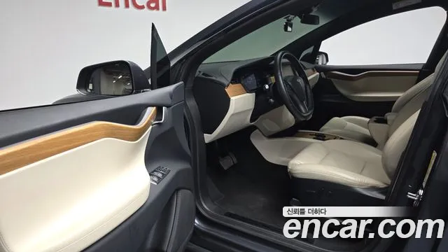Tesla Model X 2020 — фото 12