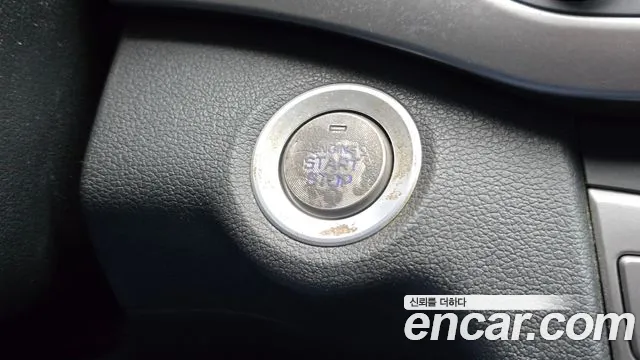 Hyundai AVANTE 2018 — фото 19