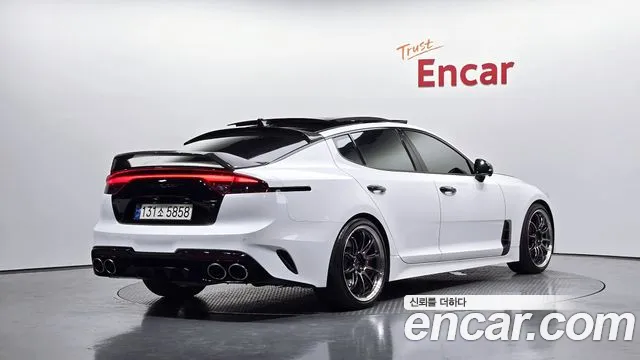 Kia Stinger 2023 — фото 2