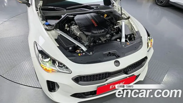 Kia Stinger 2023 — фото 6