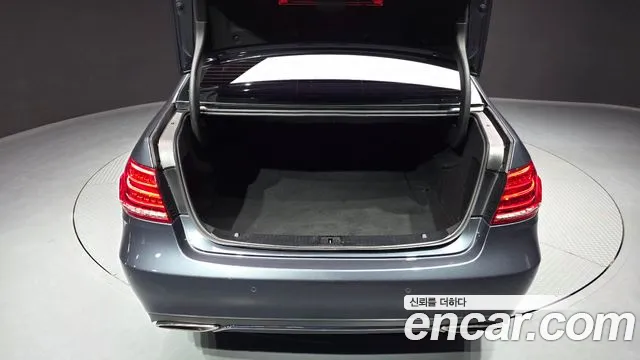 Mercedes-Benz E-Class 2014 — фото 20