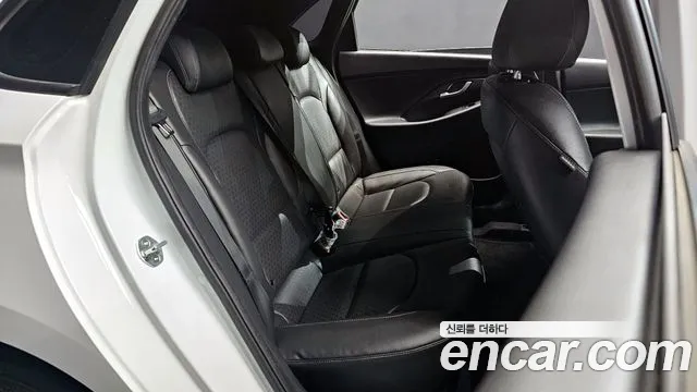 Hyundai i30 2018 — фото 17