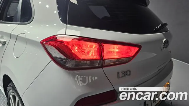 Hyundai i30 2018 — фото 9