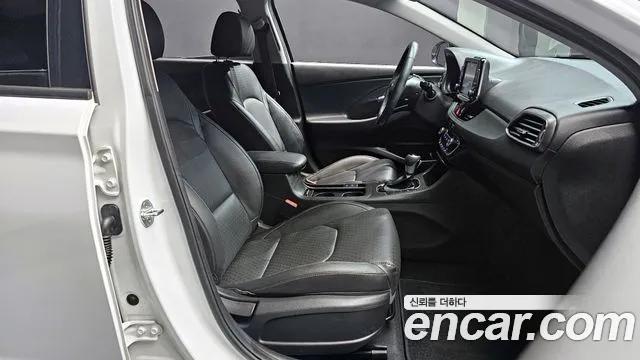 Hyundai i30 2018 — фото 16
