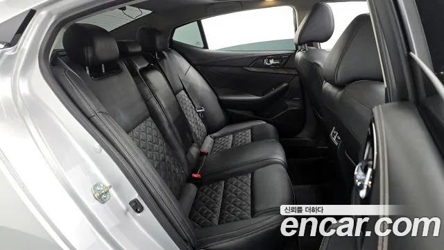 Nissan Maxima 2017 — фото 11