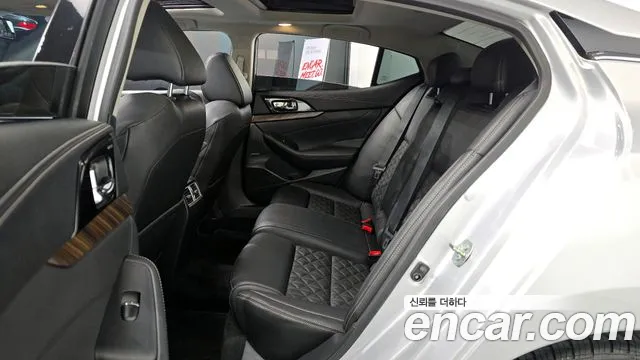 Nissan Maxima 2017 — фото 12