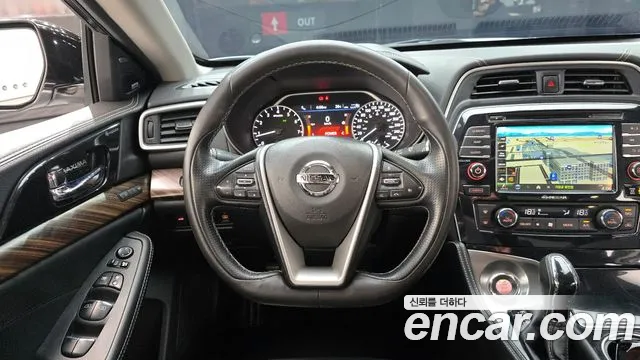 Nissan Maxima 2017 — фото 13