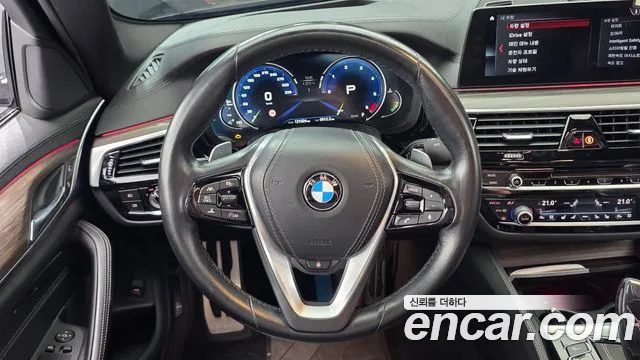 BMW 5-Series 2017 — фото 18