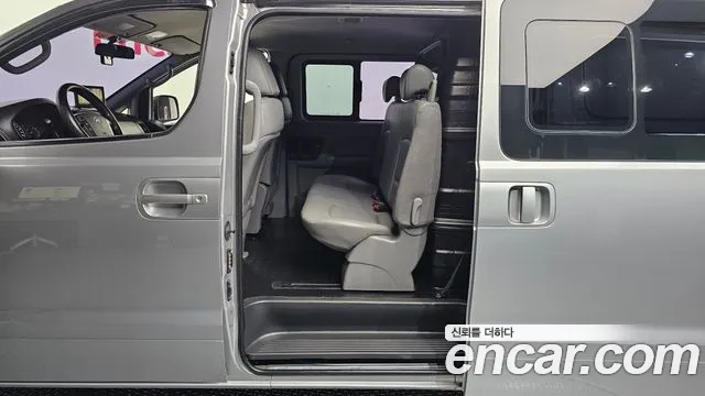 Hyundai Starex 2016 — фото 11