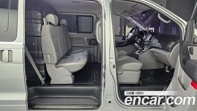 Hyundai Starex 2016 — фото 12