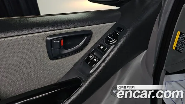 Hyundai Starex 2016 — фото 13