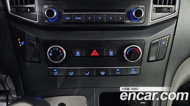 Hyundai Starex 2016 — фото 18