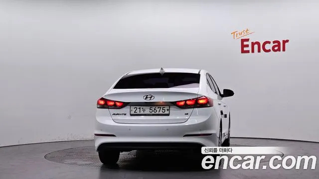 Hyundai AVANTE 2018 — фото 4