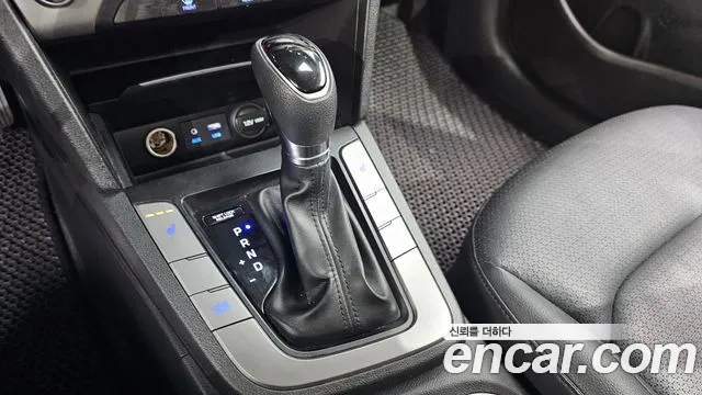 Hyundai AVANTE 2018 — фото 9