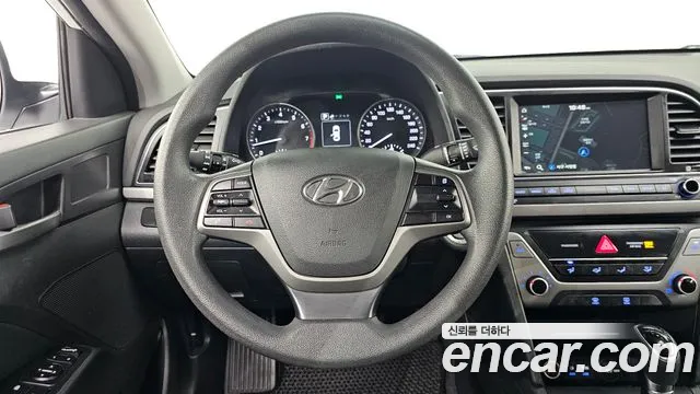Hyundai AVANTE 2018 — фото 13