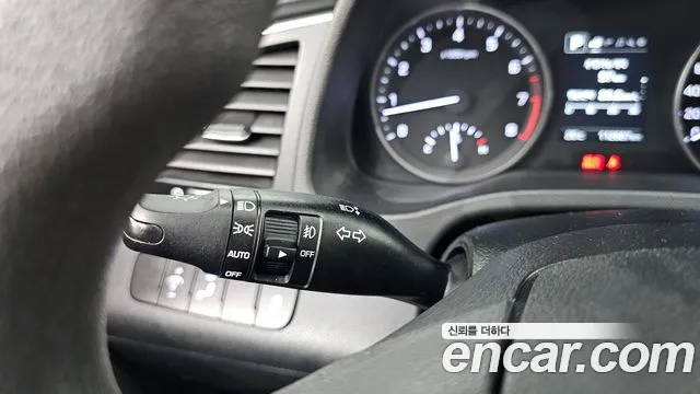 Hyundai AVANTE 2018 — фото 19
