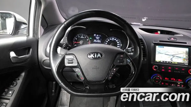 Kia K3 2016 — фото 20