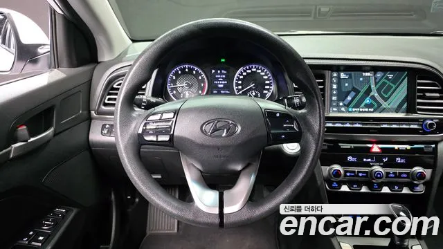 Hyundai AVANTE 2019 — фото 12
