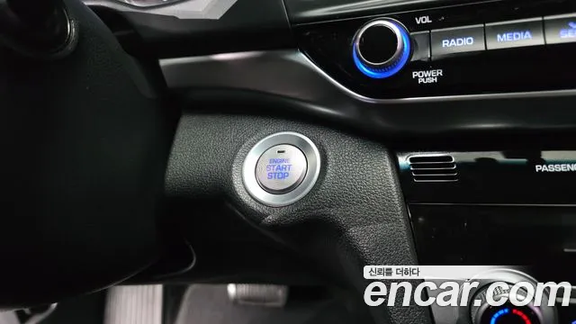 Hyundai AVANTE 2019 — фото 17