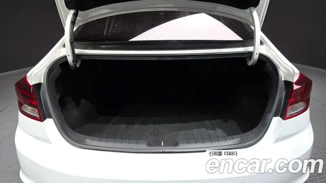 Hyundai AVANTE 2019 — фото 20