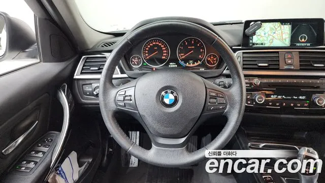 BMW 3-Series 2017 — фото 13