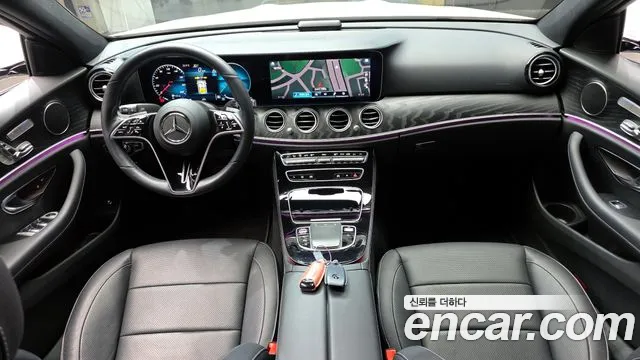 Mercedes-Benz E-Class 2022 — фото 10