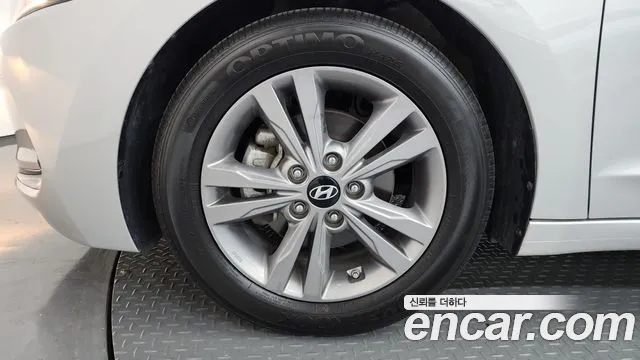 Hyundai AVANTE 2018 — фото 5