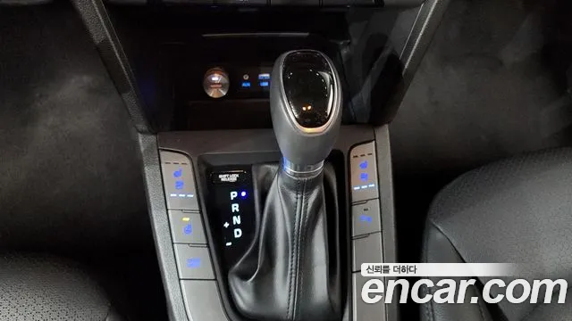 Hyundai AVANTE 2018 — фото 12