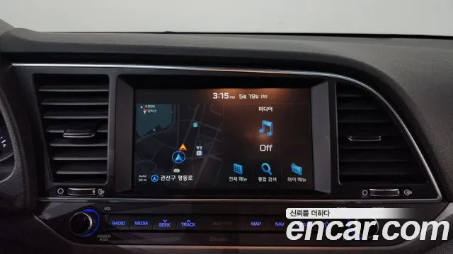 Hyundai AVANTE 2018 — фото 18