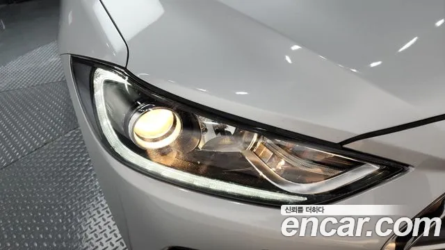 Hyundai AVANTE 2018 — фото 8