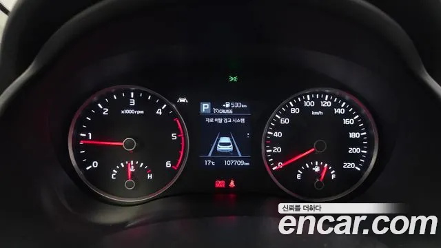 Kia Stonic 2018 — фото 11