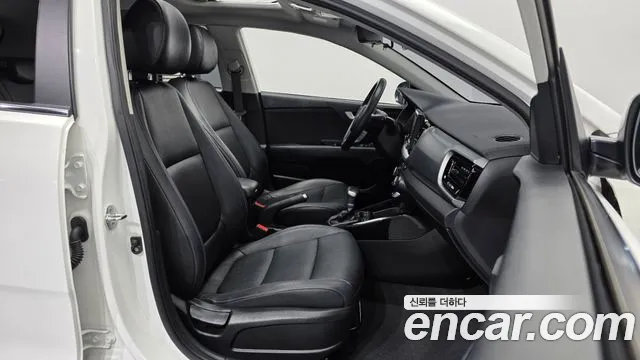 Kia Stonic 2018 — фото 17