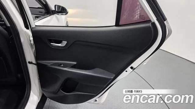 Kia Stonic 2018 — фото 15