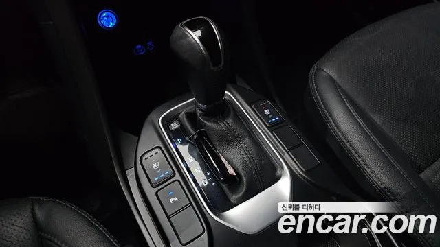 Hyundai Santafe 2018 — фото 9