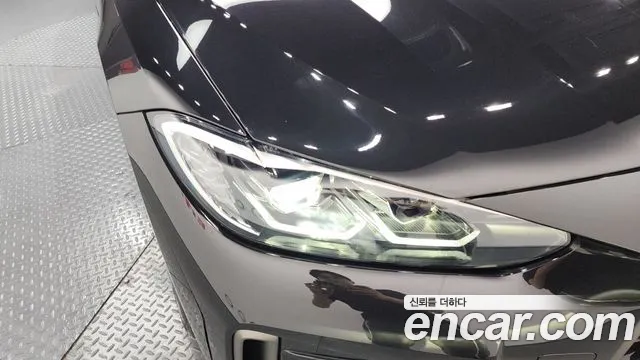 BMW i4 2023 — фото 8