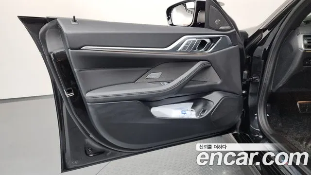 BMW i4 2023 — фото 14