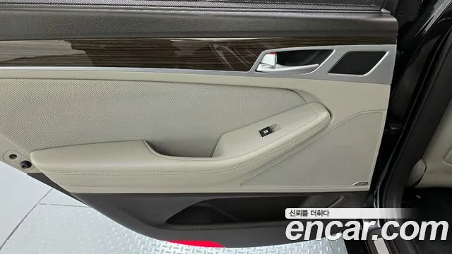 Hyundai Genesis 2016 — фото 15
