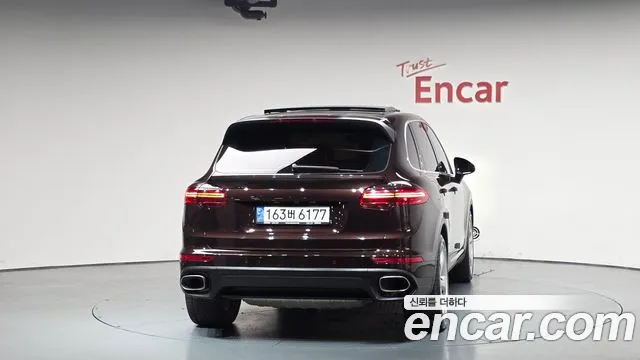 Porsche Cayenne 2016 — фото 3