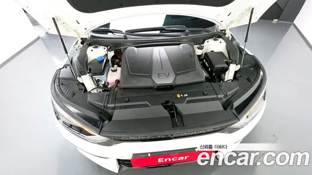 Kia EV6 2022 — фото 6