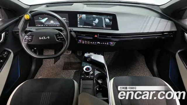 Kia EV6 2022 — фото 10
