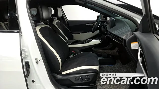 Kia EV6 2022 — фото 16