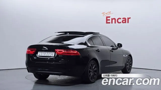 Jaguar XE 2016 — фото 2